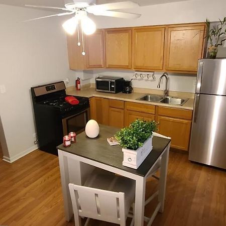 Cozy 1 Bedroom, 1 Min From Irving Park Blue Line, Free Parking シカゴ エクステリア 写真