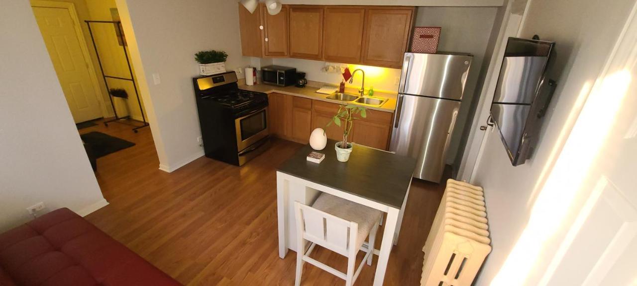 Cozy 1 Bedroom, 1 Min From Irving Park Blue Line, Free Parking シカゴ エクステリア 写真