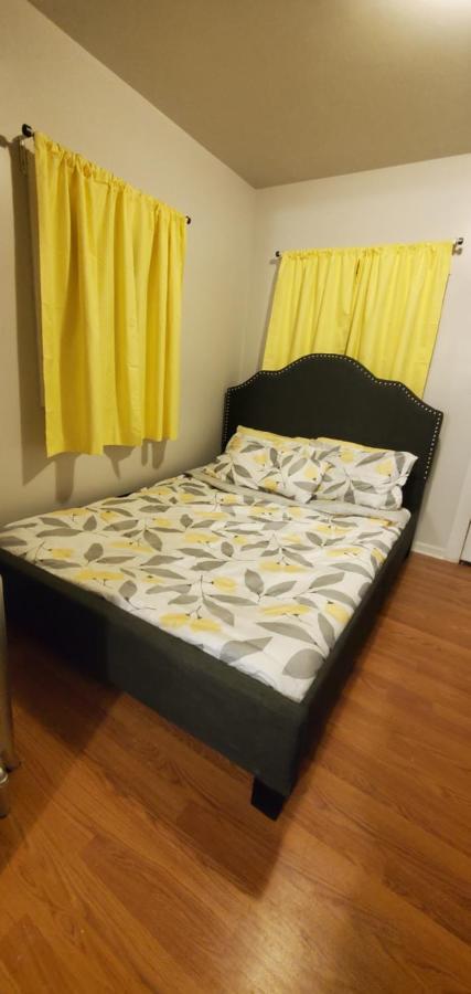 Cozy 1 Bedroom, 1 Min From Irving Park Blue Line, Free Parking シカゴ エクステリア 写真