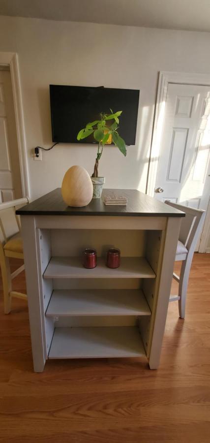 Cozy 1 Bedroom, 1 Min From Irving Park Blue Line, Free Parking シカゴ エクステリア 写真