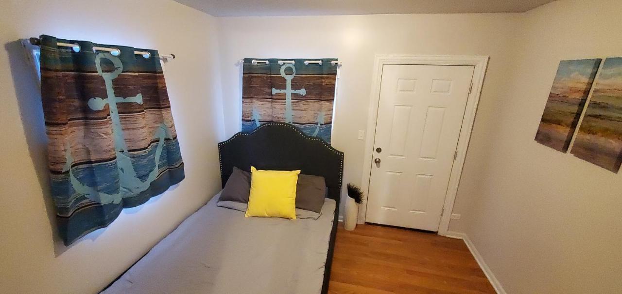 Cozy 1 Bedroom, 1 Min From Irving Park Blue Line, Free Parking シカゴ エクステリア 写真