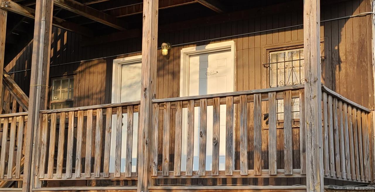 Cozy 1 Bedroom, 1 Min From Irving Park Blue Line, Free Parking シカゴ エクステリア 写真