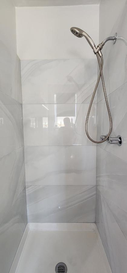 Cozy 1 Bedroom, 1 Min From Irving Park Blue Line, Free Parking シカゴ エクステリア 写真